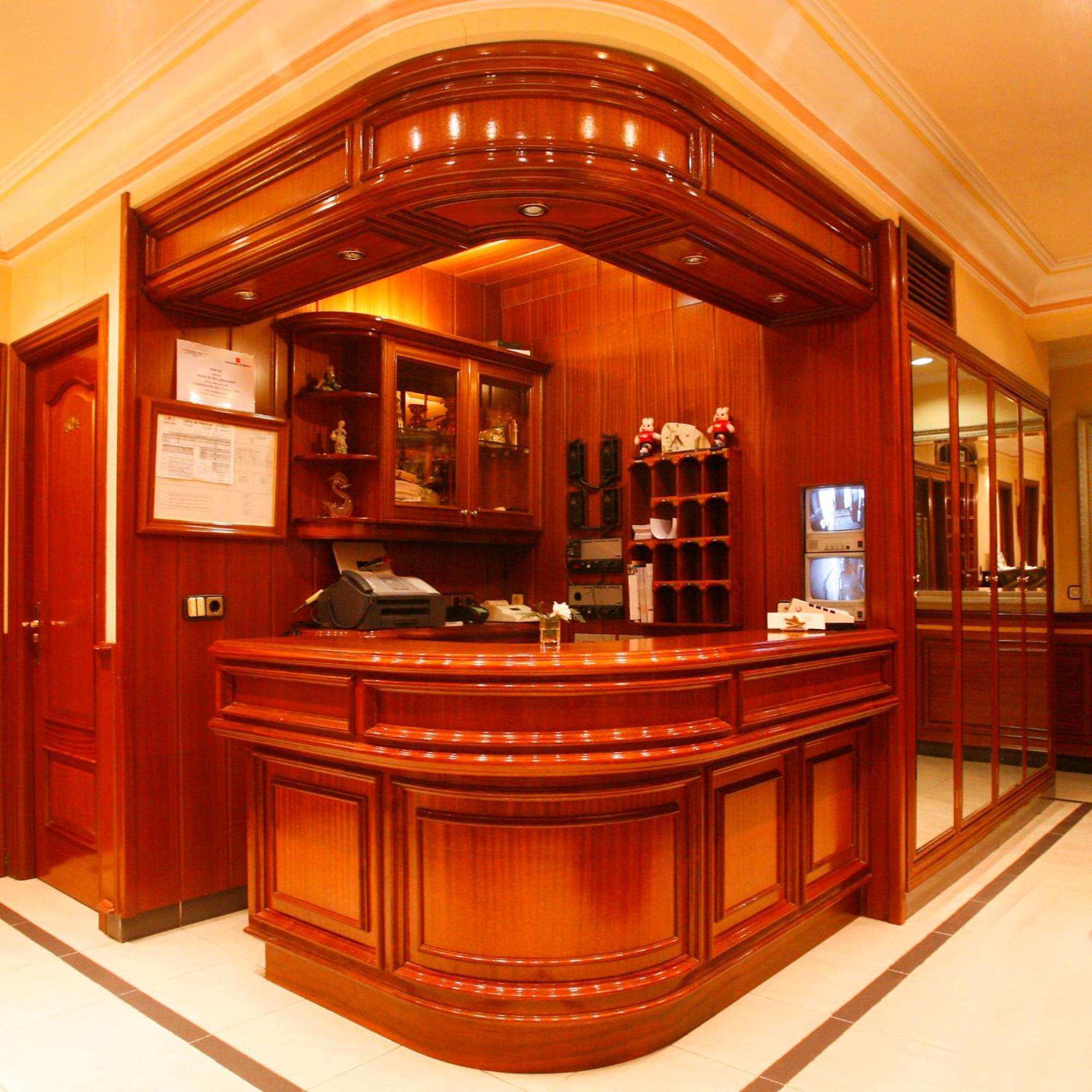 Hostal Victoria III Madrid Buitenkant foto