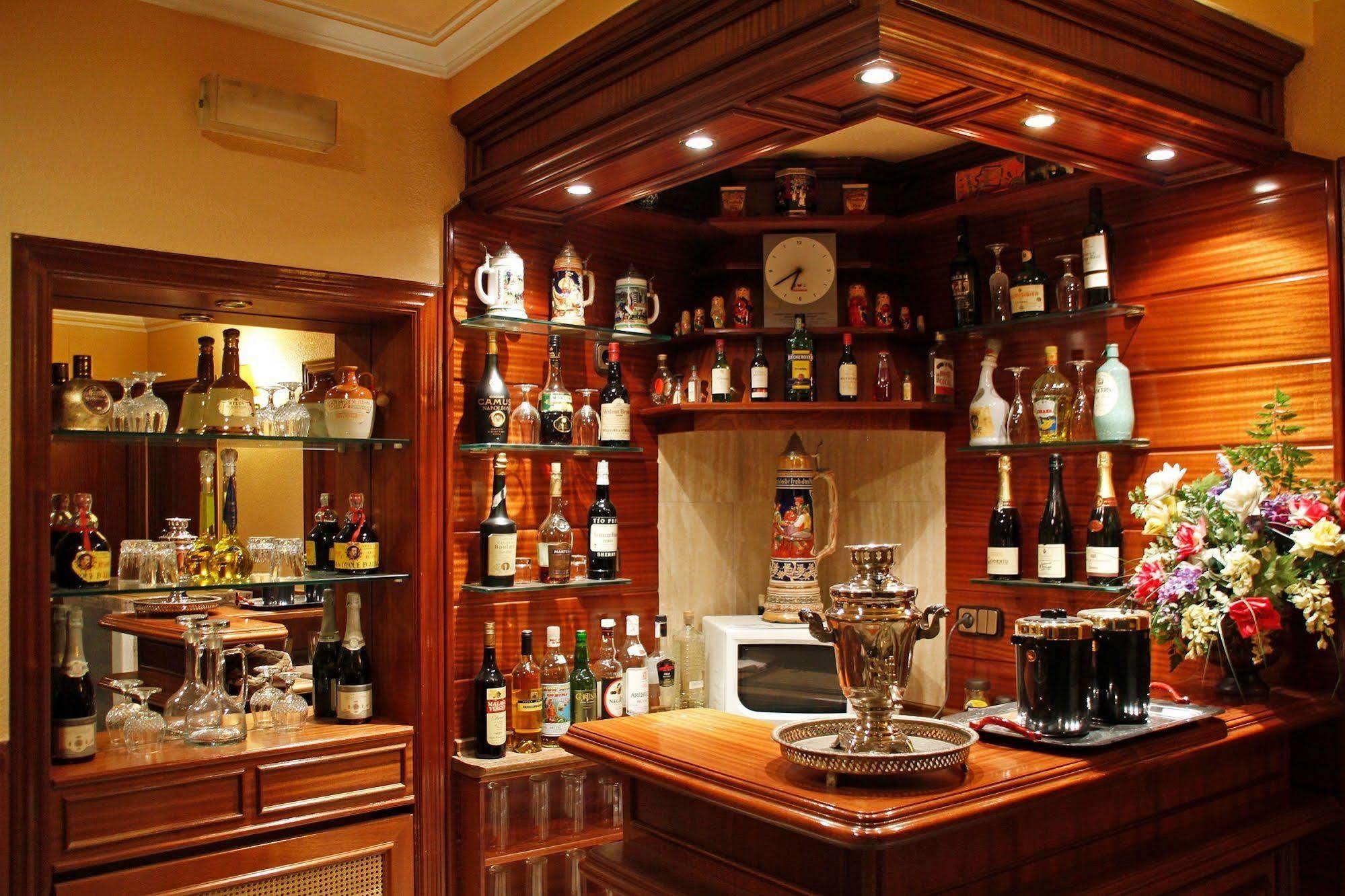 Hostal Victoria III Madrid Buitenkant foto